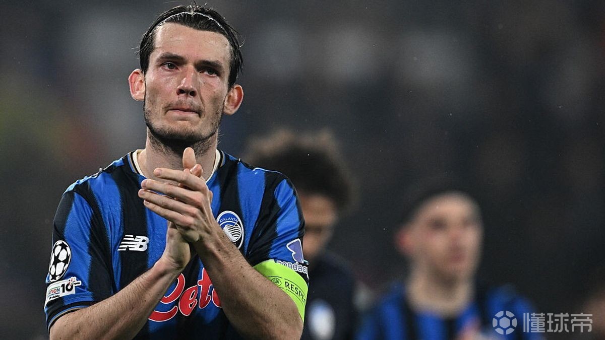 德容恩：拜仁实在太强了，我们本该回收打反击